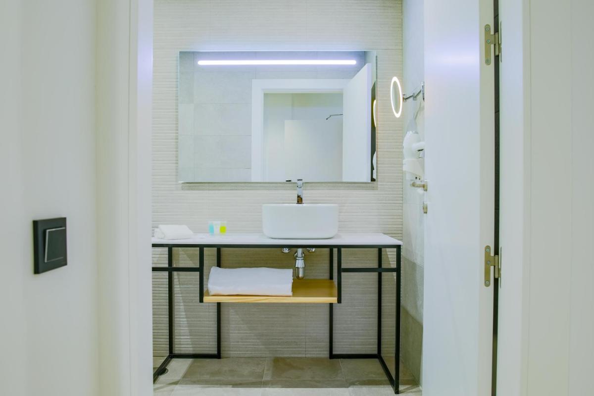Un baño de Moon Hotel & SPA.