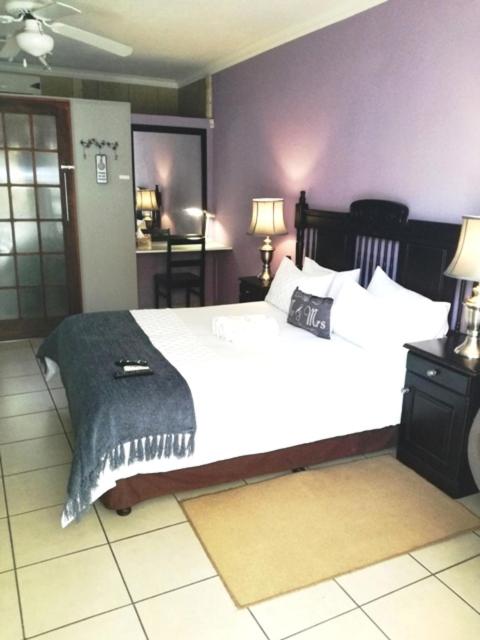 Bri-Shel Manor B&B - Housity
