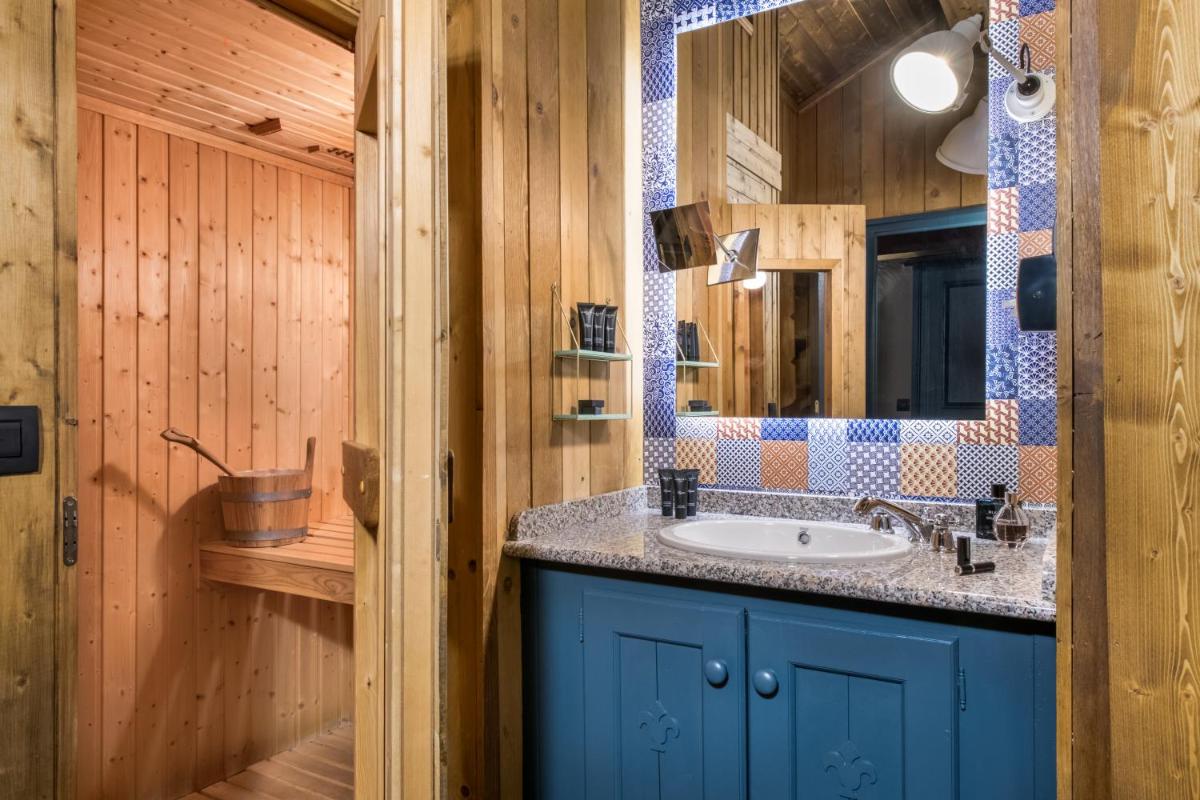 Salle de bains dans l'établissement Hôtel Village Montana by Les Etincelles