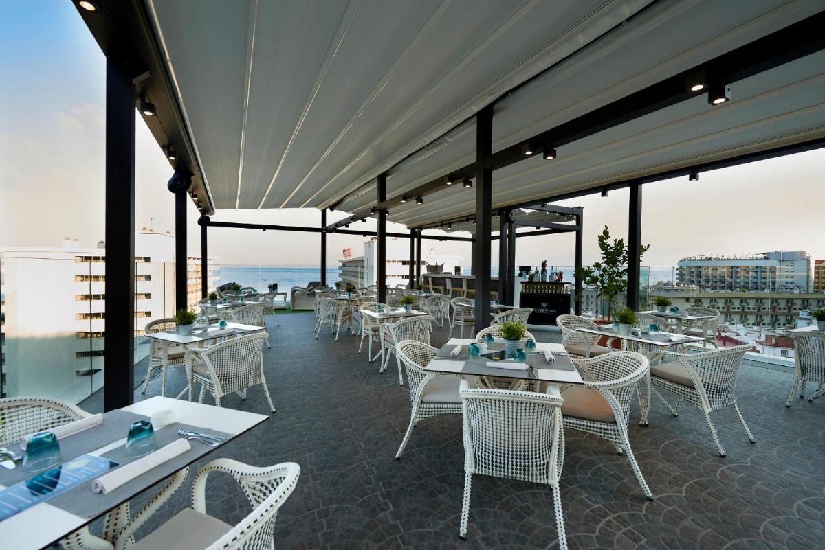 Un restaurante o sitio para comer en Fénix Torremolinos - Adults Only Recommended