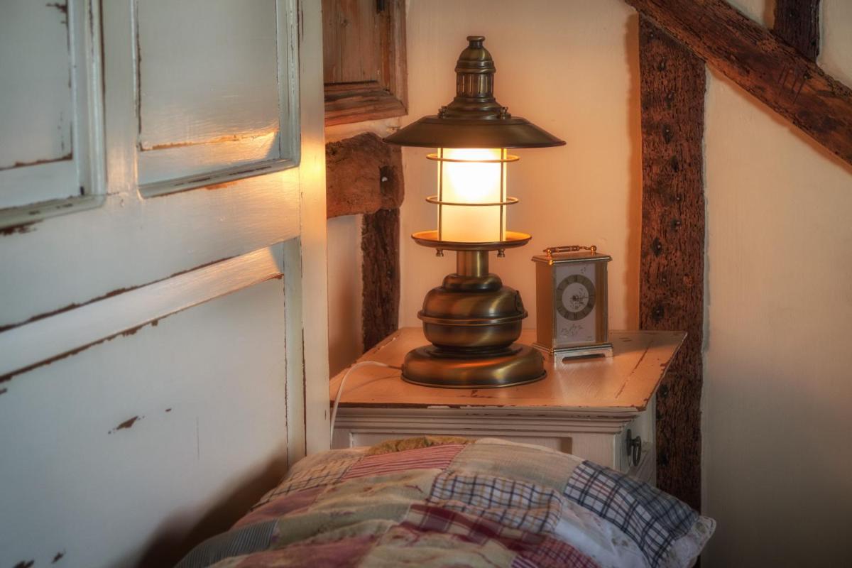 Coldharbour Cottage - Housity