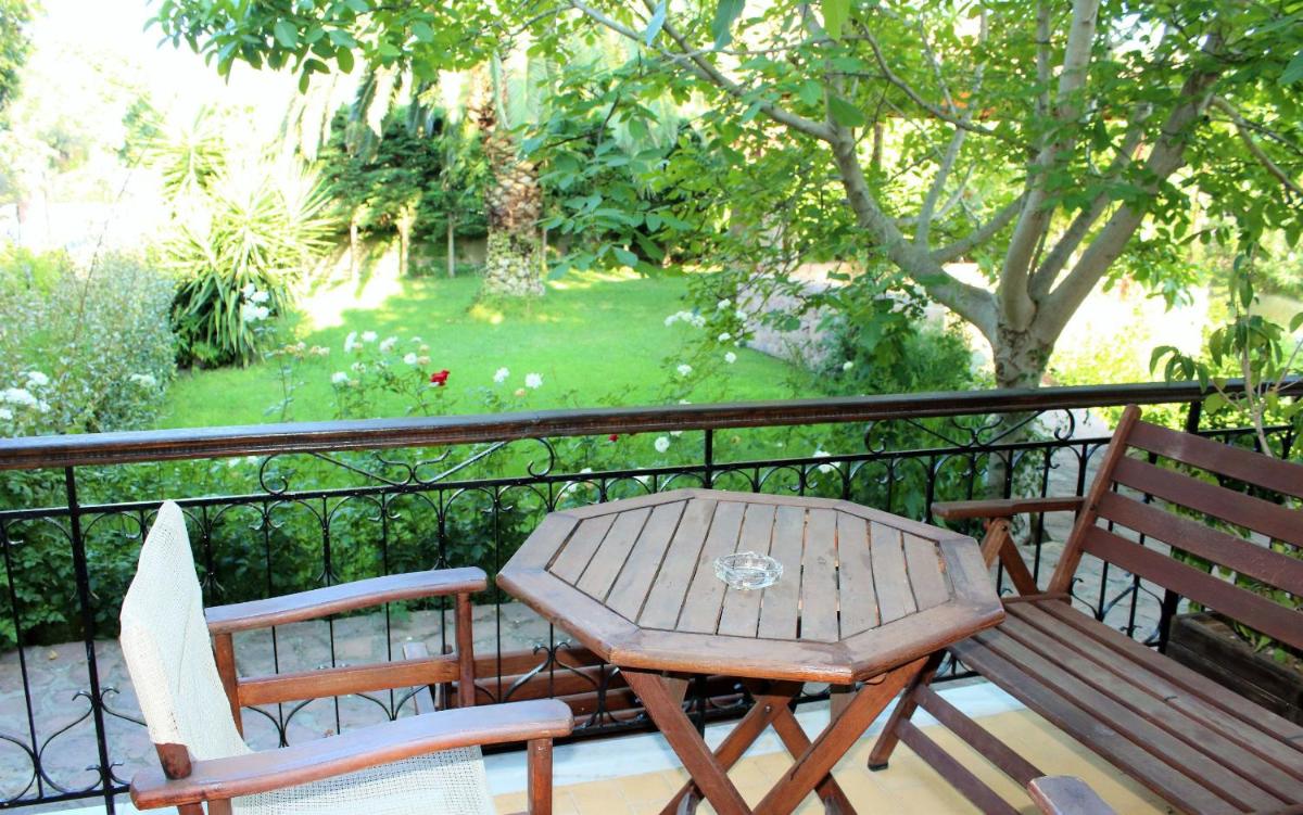 Nadia Apartments - Housity