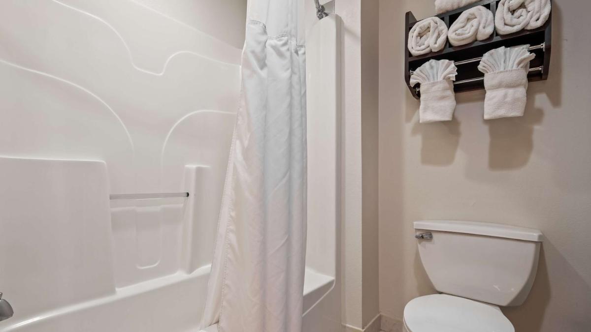 Best Western Plus O'hare International South Hotel - Housity