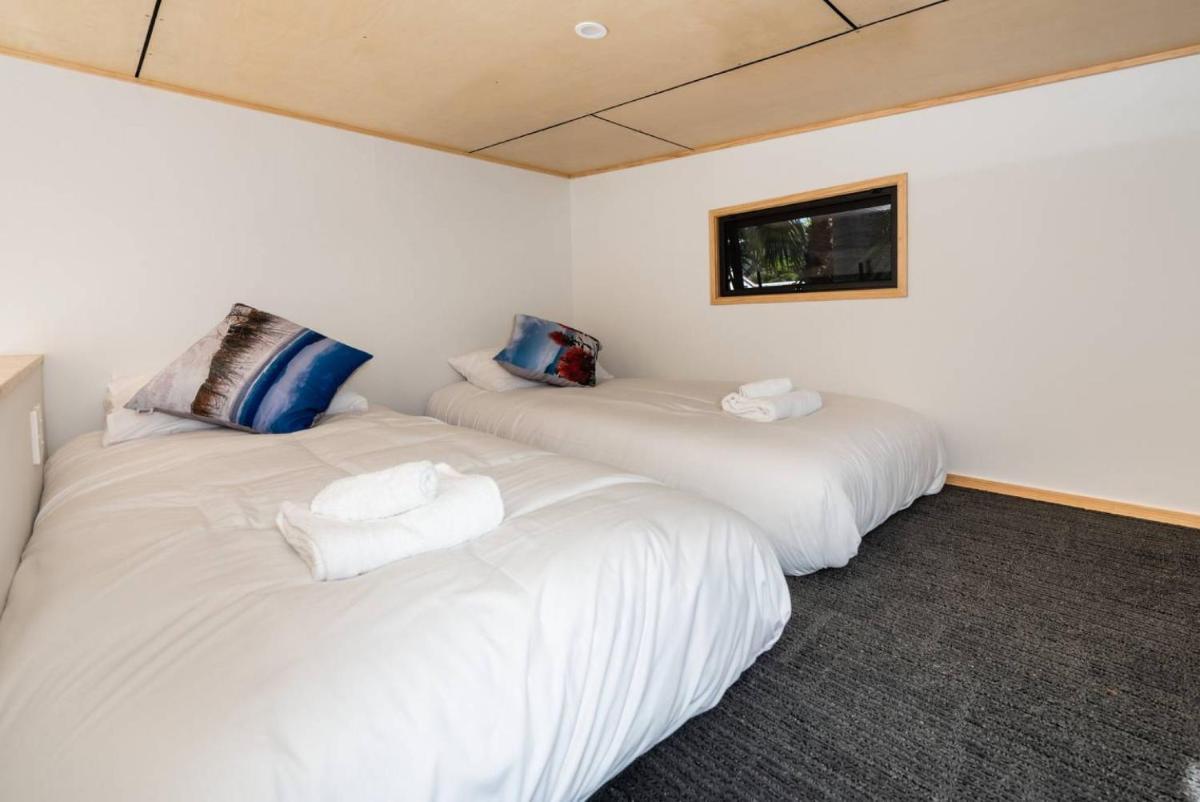 Cozy Tiny House Hideaway - Housity