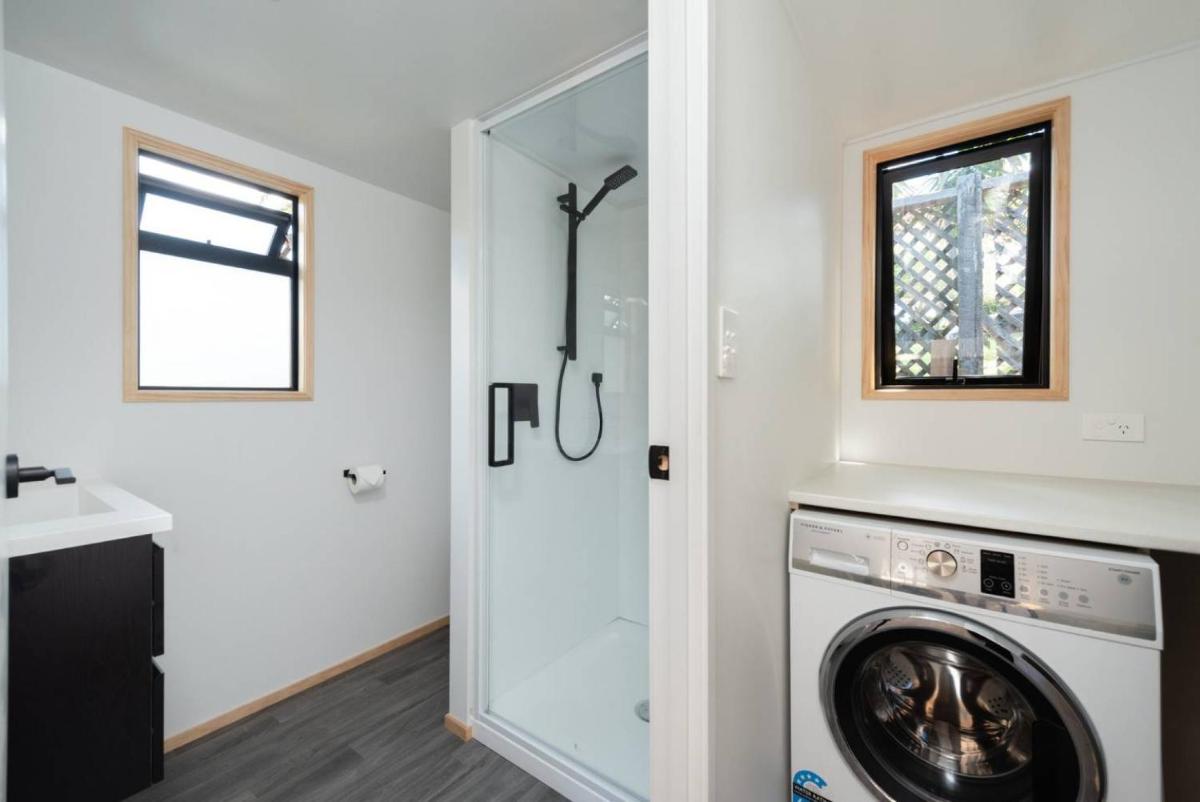 Cozy Tiny House Hideaway - Housity