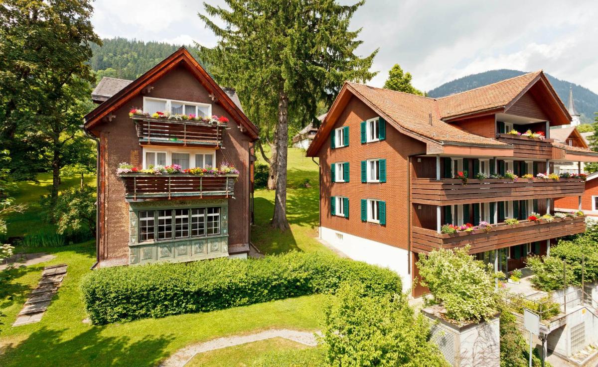 Hirschen Guesthouse - Village Hotel - Housity