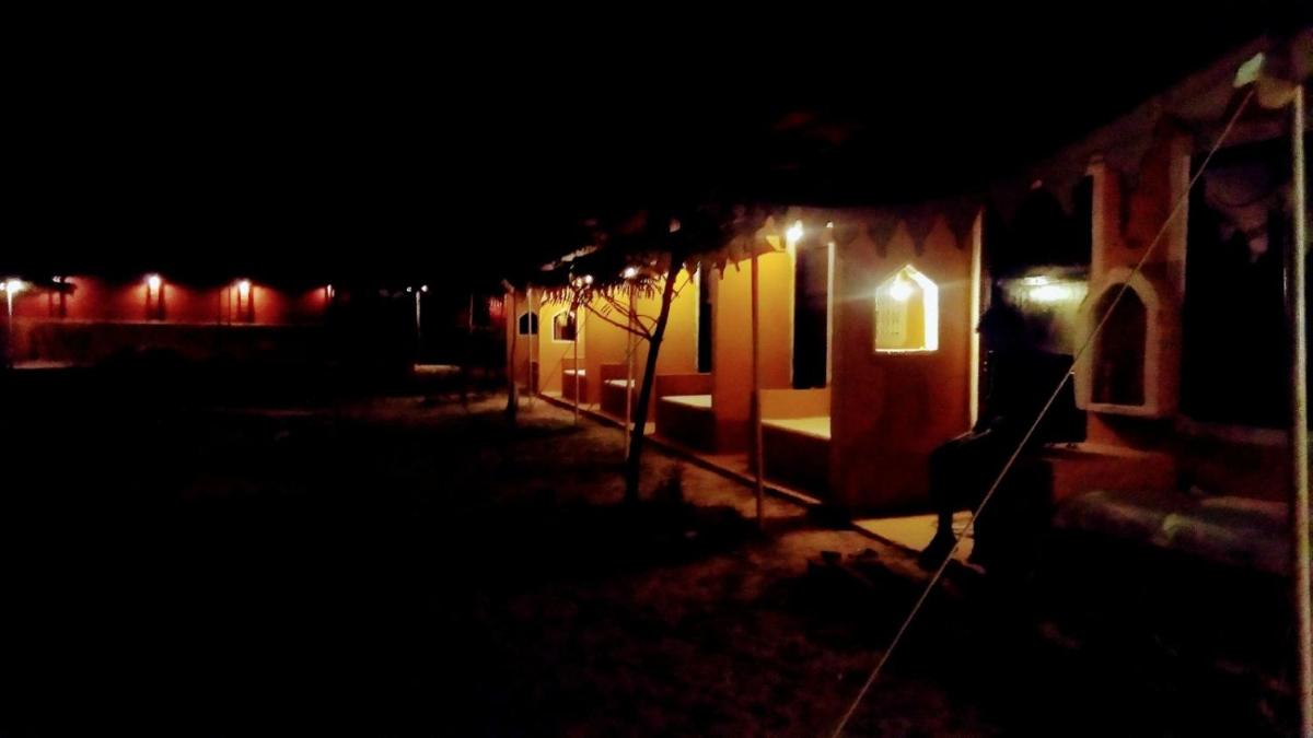 Desert Night Camp - Housity