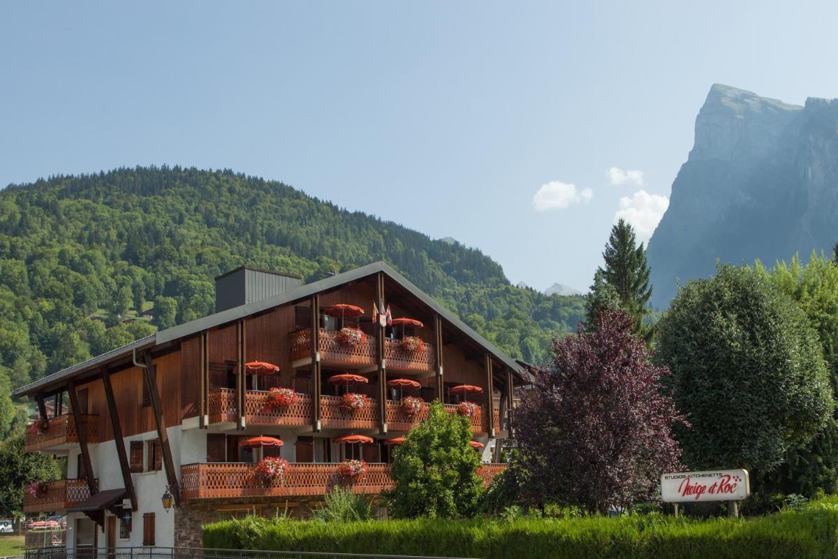 Vue générale sur la montagne ou vue sur la montagne depuis l'hôtel