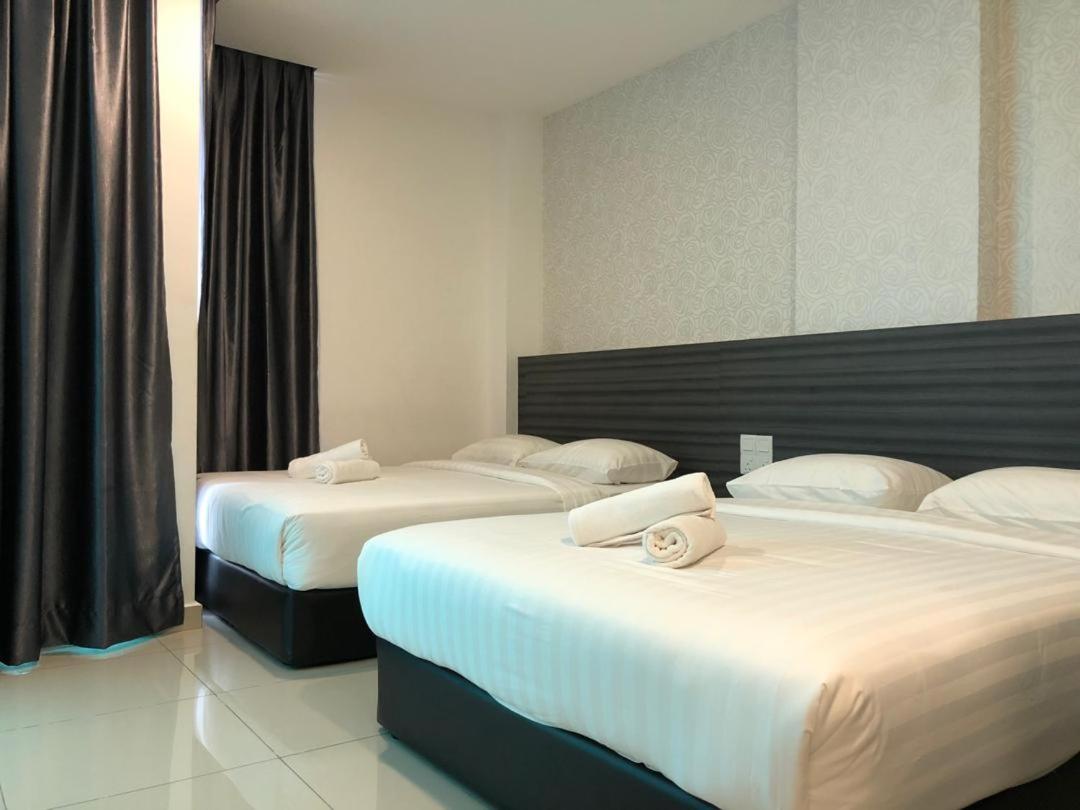 KU-3 HOTEL - Housity