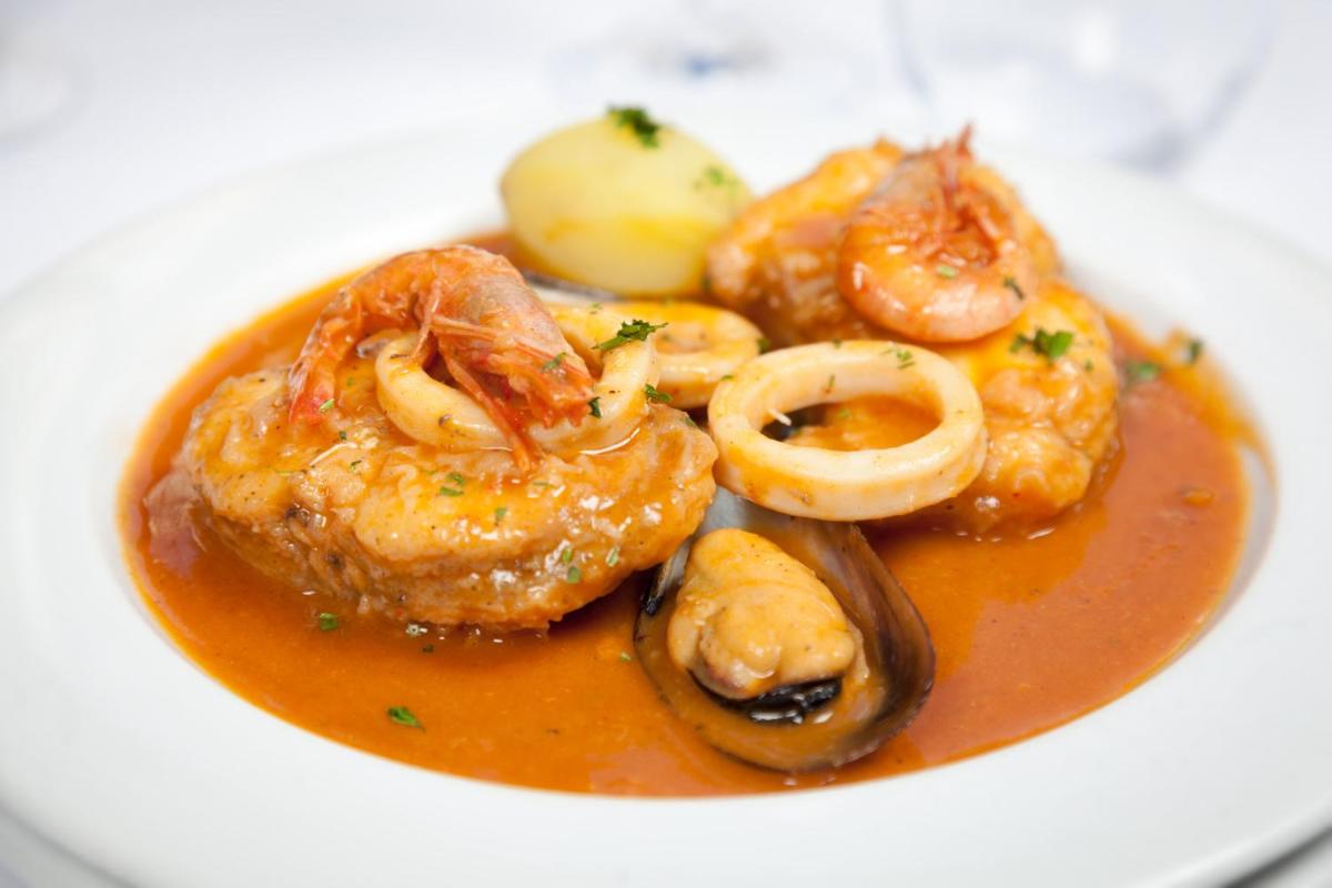 Comida en o cerca de este hotel