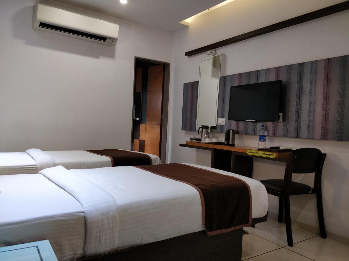 Hotel Royal Shelter - Housity