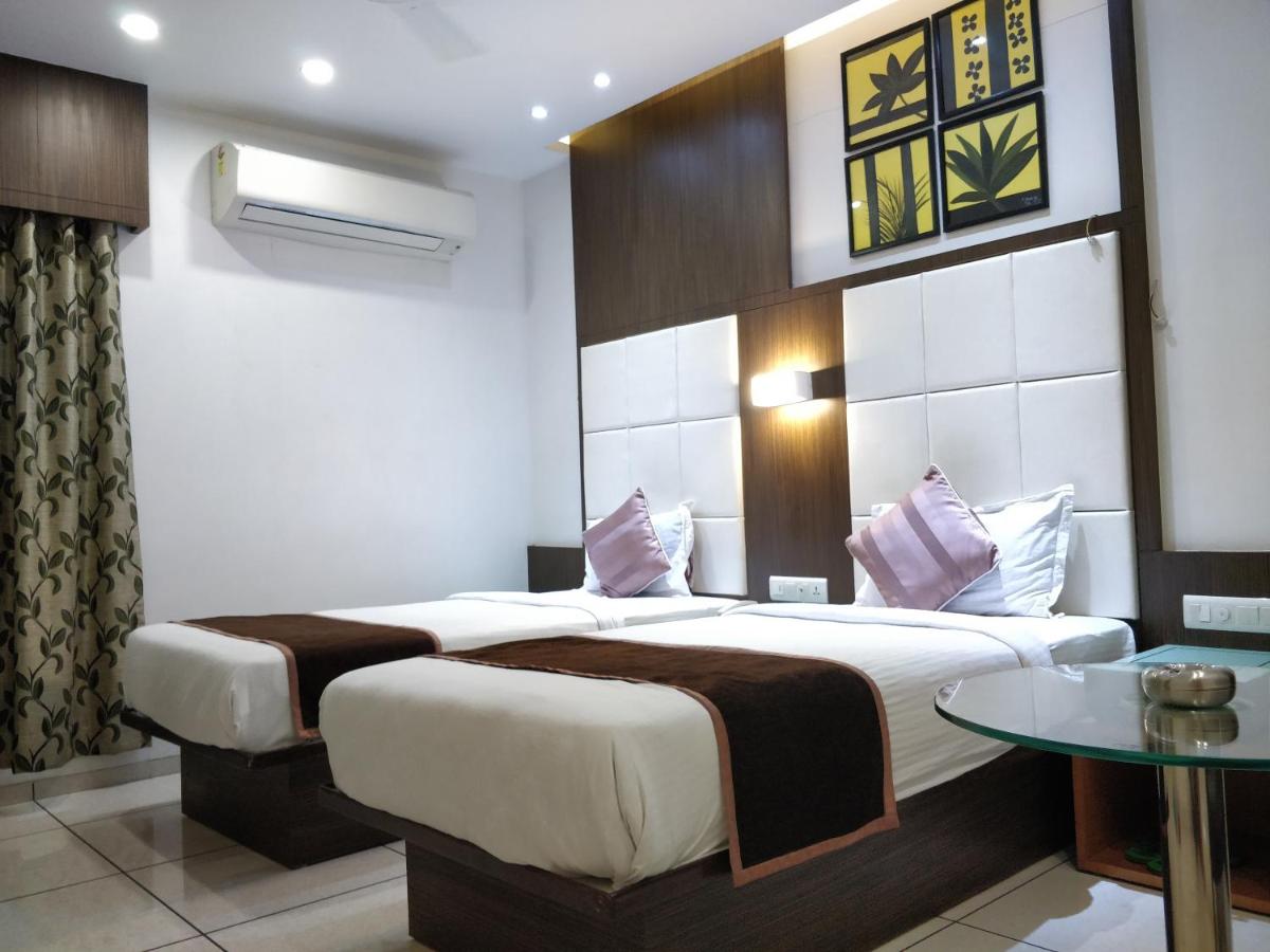 Hotel Royal Shelter - Housity