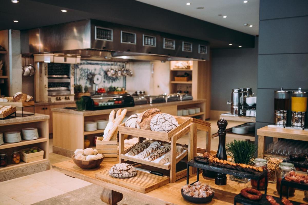 A cozinha ou kitchenette de Corinthia Lisbon
