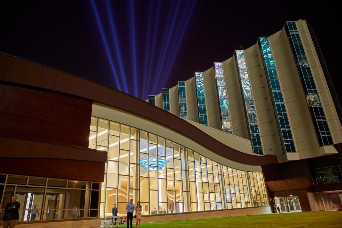 Mystic Lake Casino Hotel - Housity