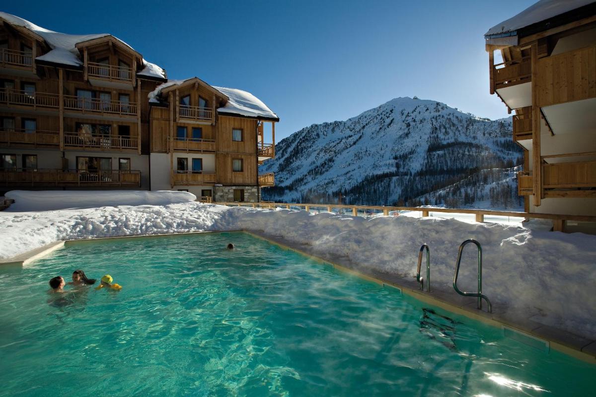 Vue générale sur la montagne ou vue sur la montagne depuis l'appart'hôtel