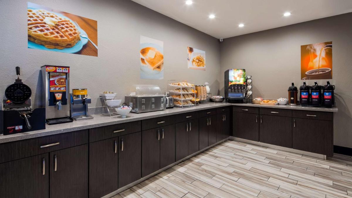 SureStay Plus Hotel by Best Western Point Richmond - Housity