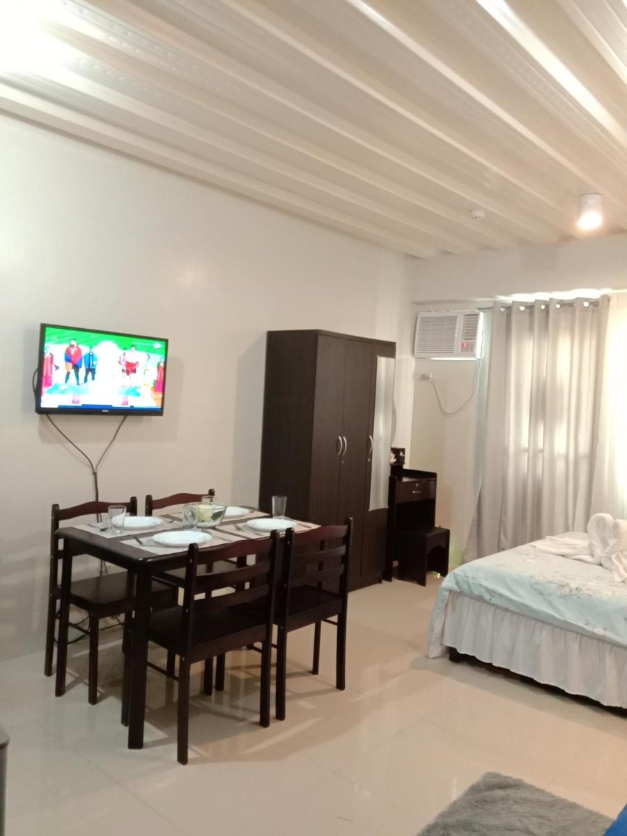 Jen's Paranaque City Apartment - Hizvo