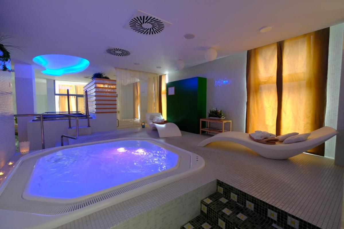 Business Hotel Astrum Laus - Housity