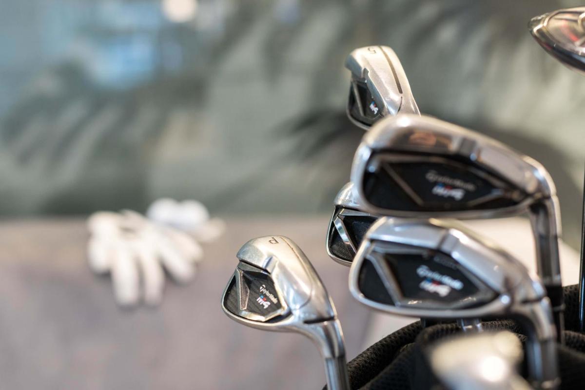 Instalaciones para jugar al golf en el hotel o alrededores