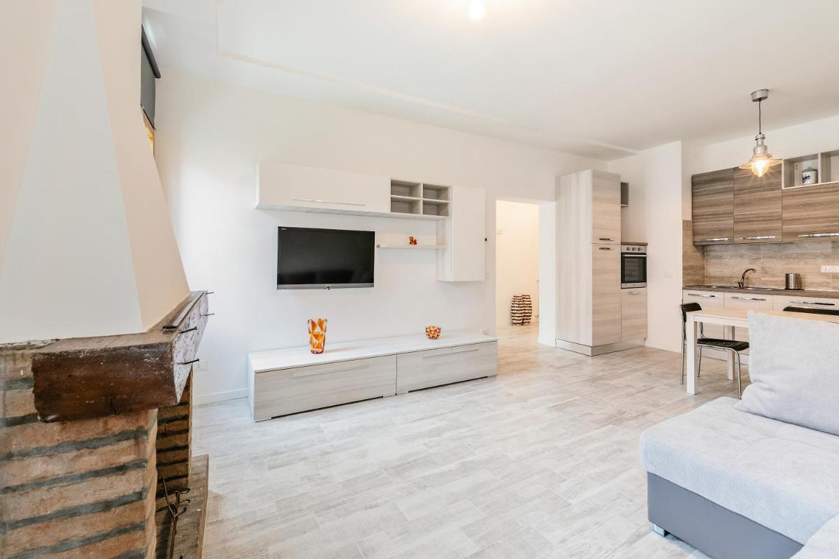 GuestHost - Santa Croce Wonderful Venice - Housity