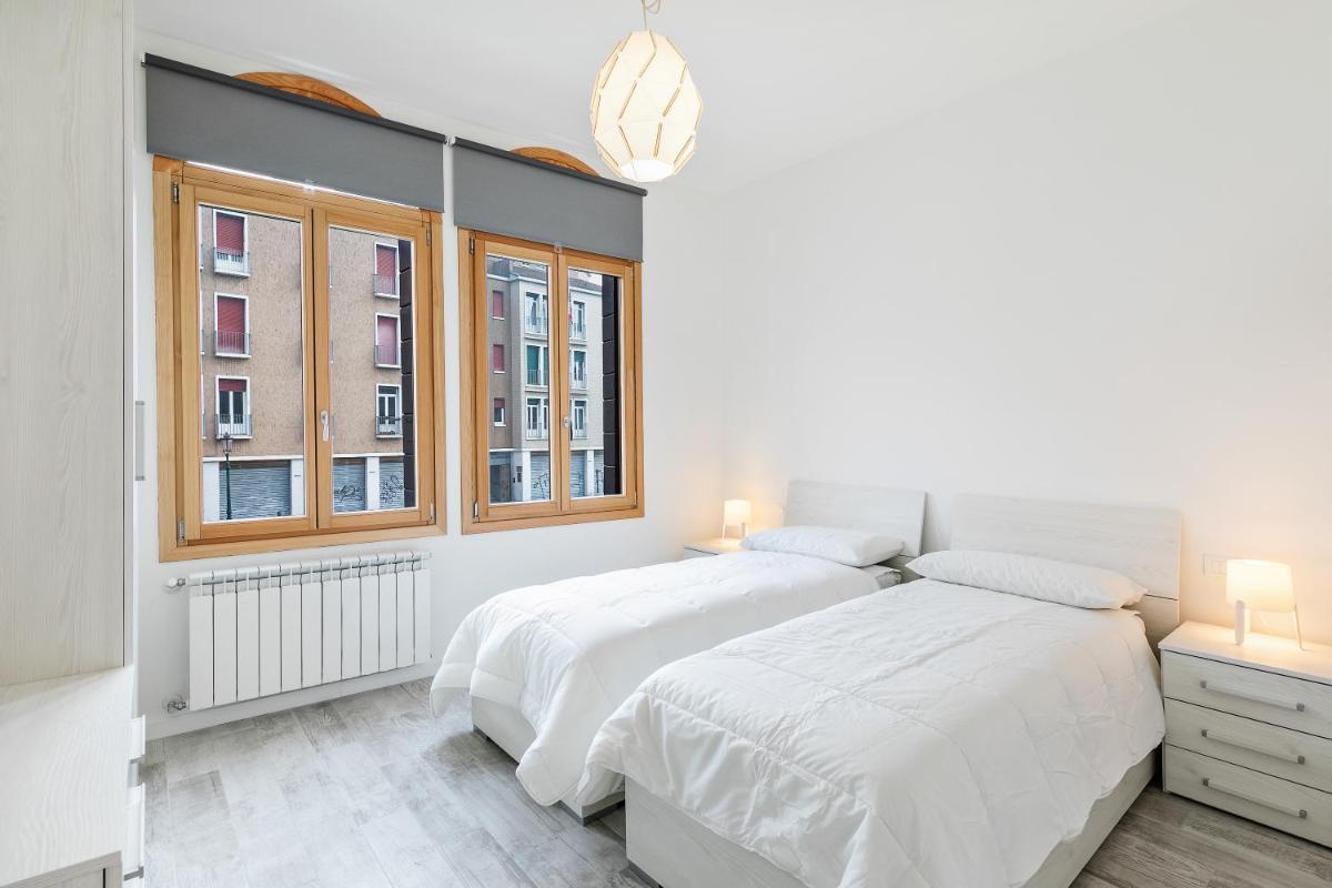GuestHost - Santa Croce Wonderful Venice - Housity