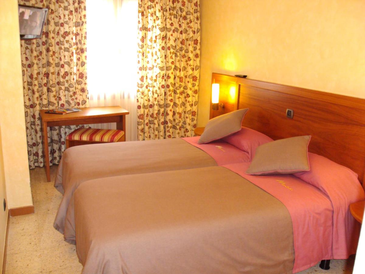 Hostal Montaña - Housity