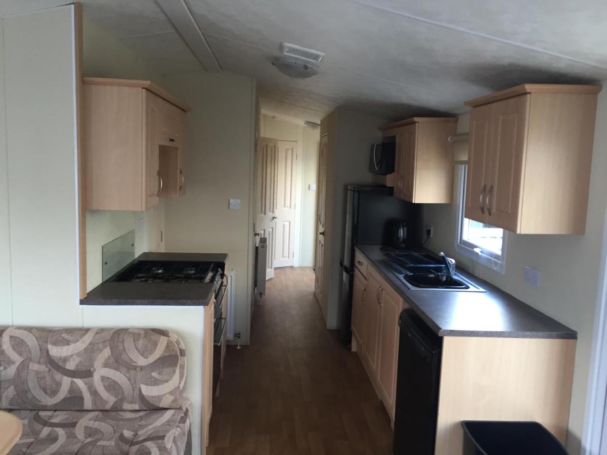 10 Berth 4 Bedroom Butlins Caravan - Housity