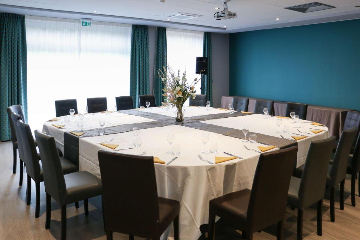 Espace de conférence ou salle de réunion dans l'établissement Best Western Plus Hotel Admiral