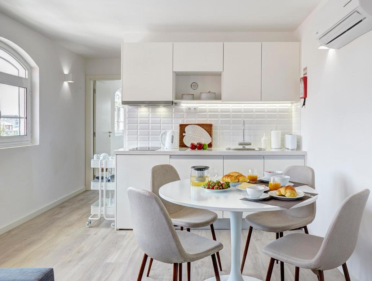 Porto Downtown Lovers Suites: Bombarda 451 - Housity