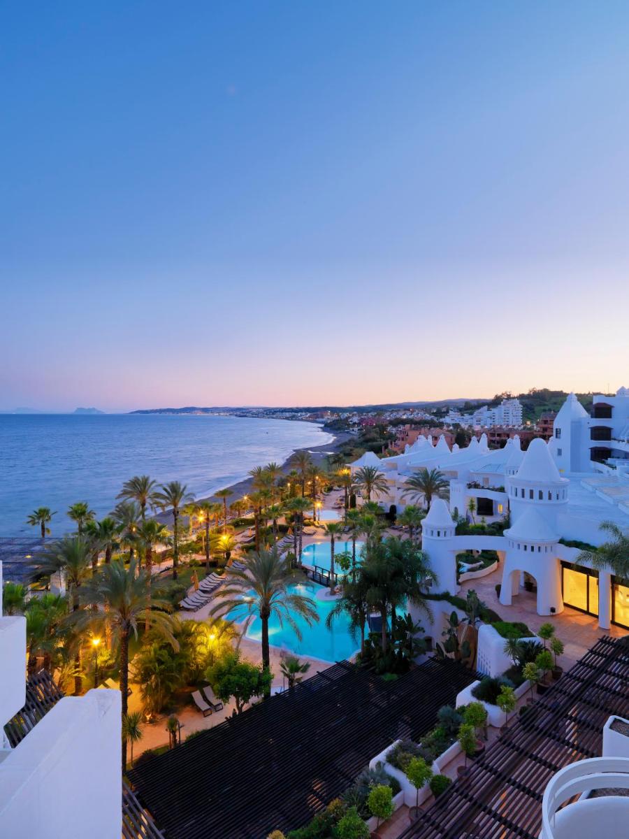 Piscina en o cerca de H10 Estepona Palace