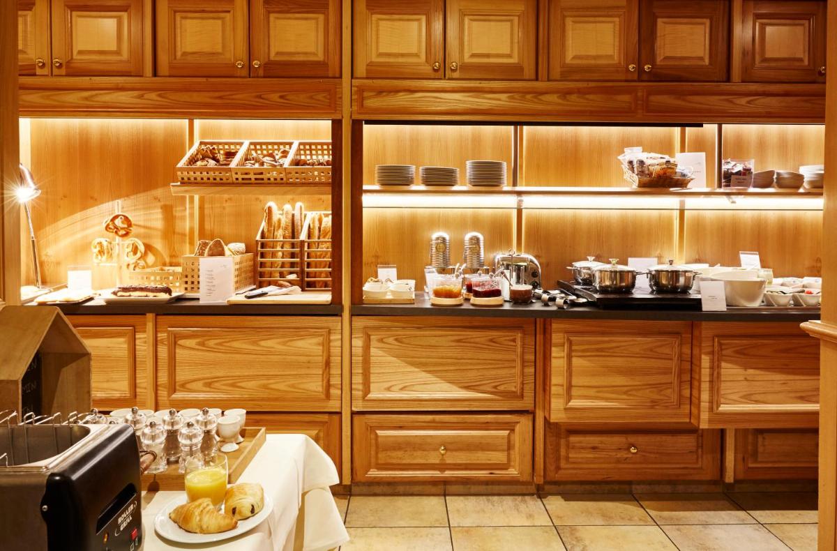 Nourriture dans l'hôtel ou à proximité