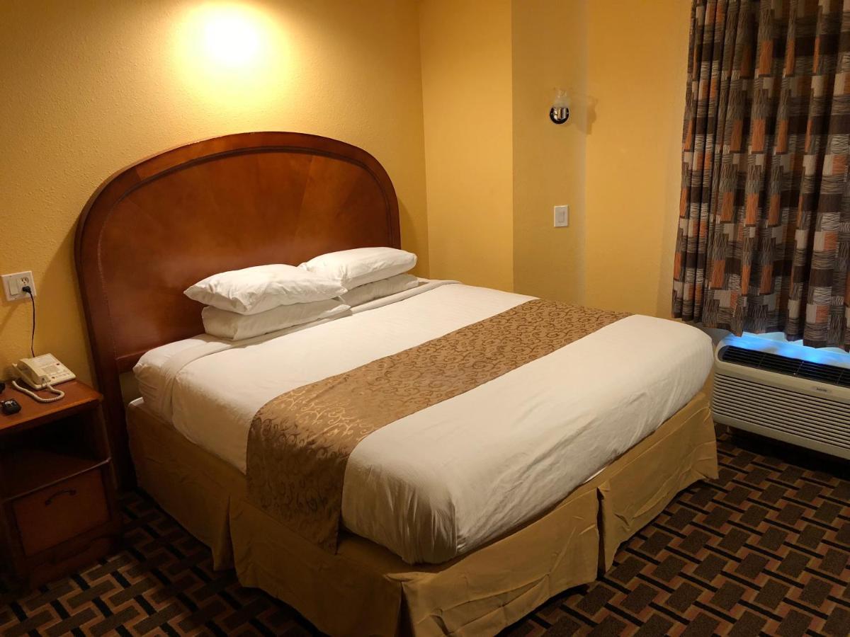 Americas Best Value Inn Addison - Housity
