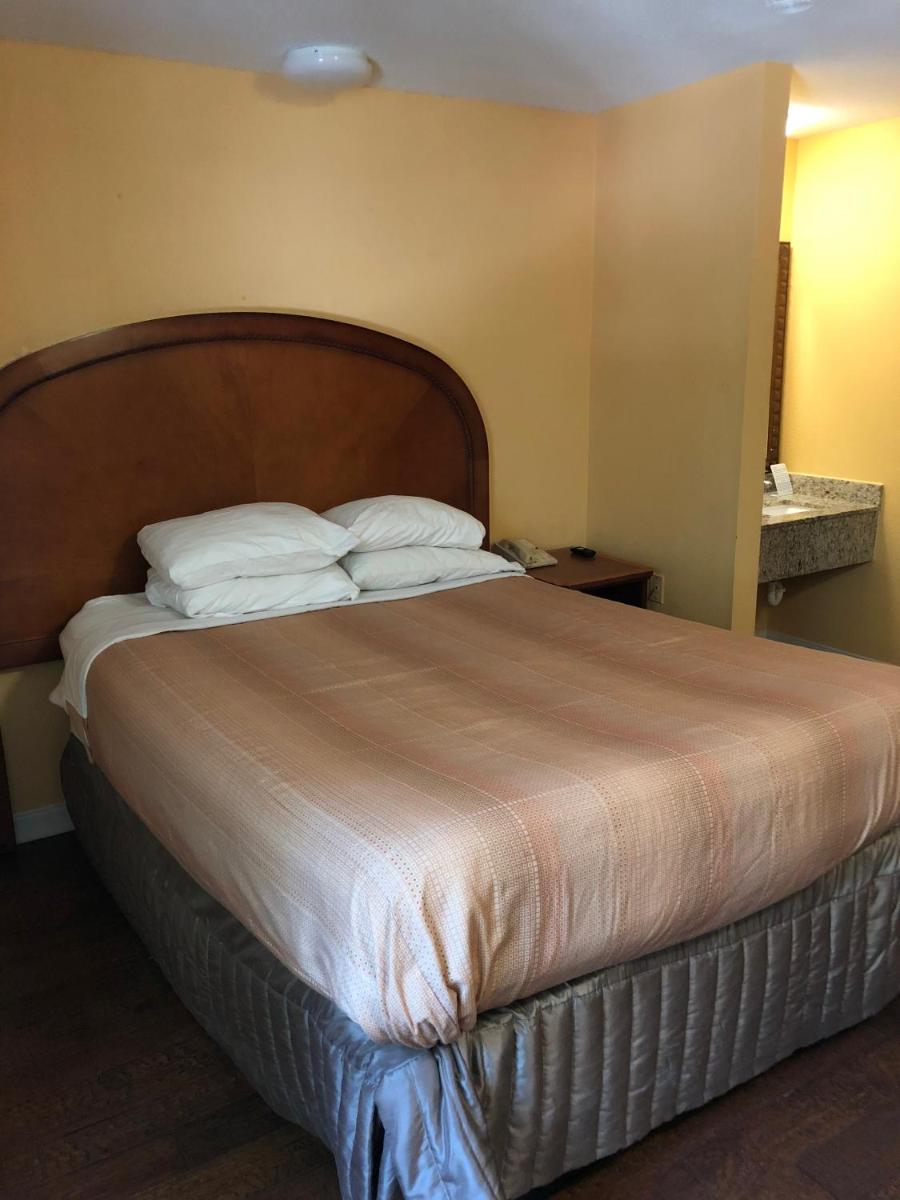 Americas Best Value Inn Addison - Housity