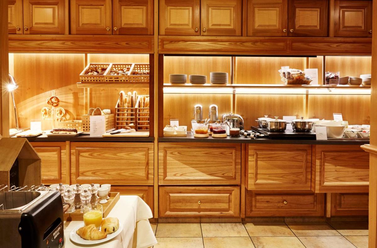 Nourriture dans l'hôtel ou à proximité