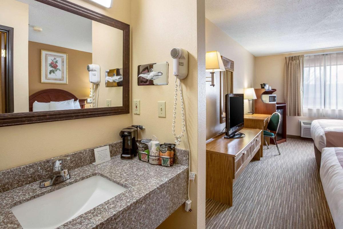 Quality Inn - Storm Lake - Housity