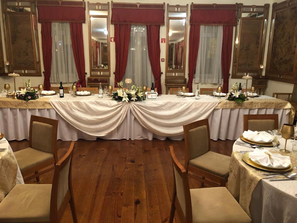 Um restaurante ou outro lugar para comer em Palace Hotel & Spa - Termas de Sao Vicente