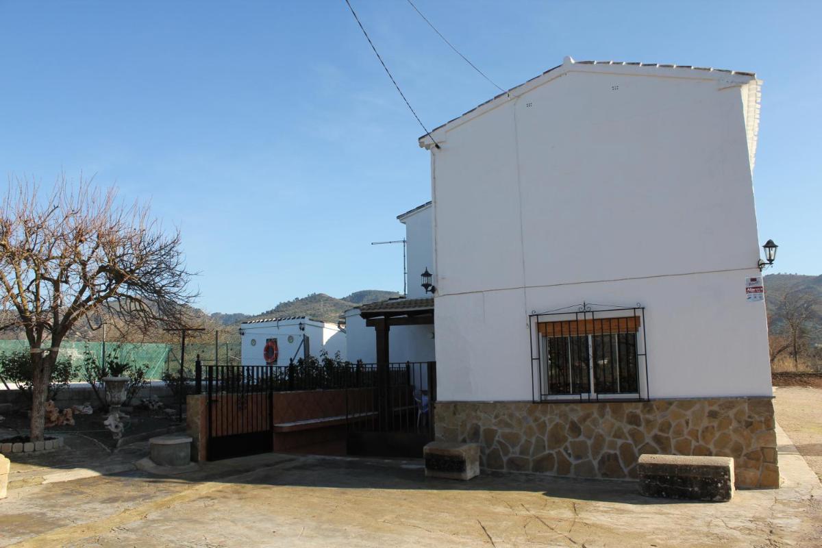 Huerta Espinar - Casa rural con piscina privada - Housity