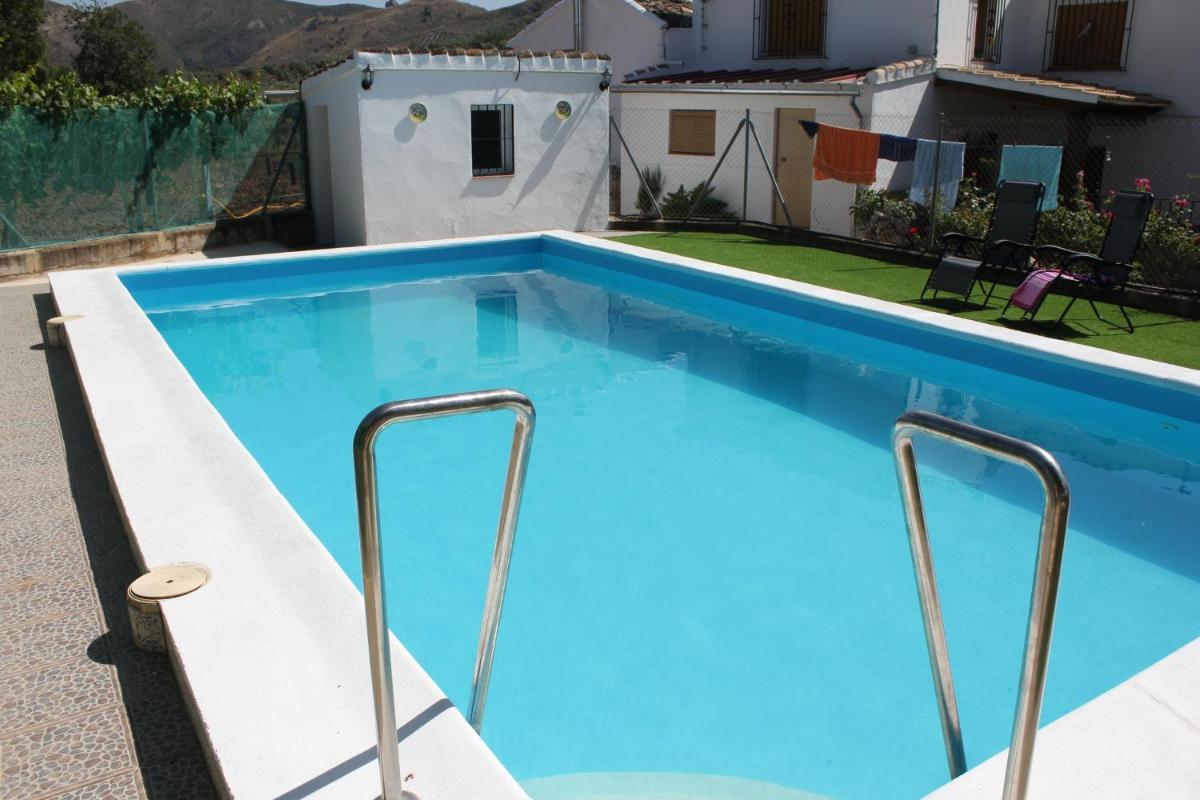 Huerta Espinar - Casa rural con piscina privada - Housity