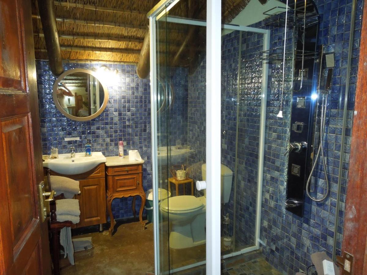 Trees Too Guest Lodge - Housity