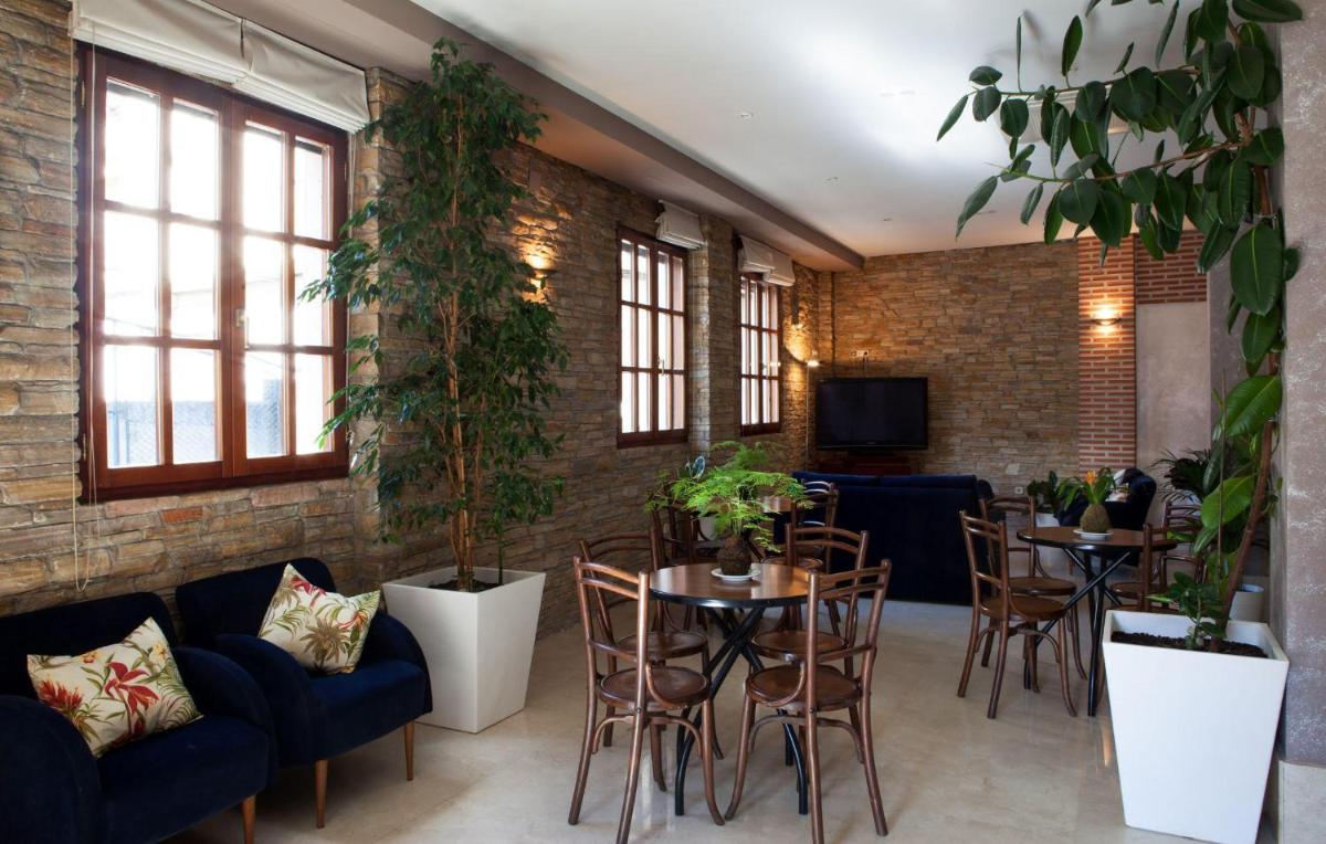 Suitetrails - Hostal Santa Maria
