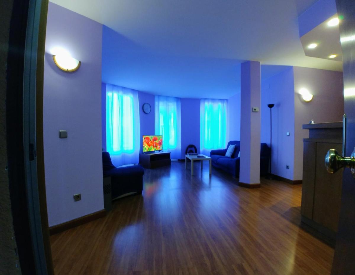 Hostal Prada Borges - Housity
