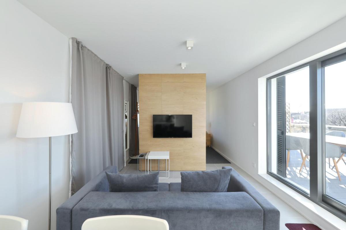 Stunning Sea View Apartment - Housity