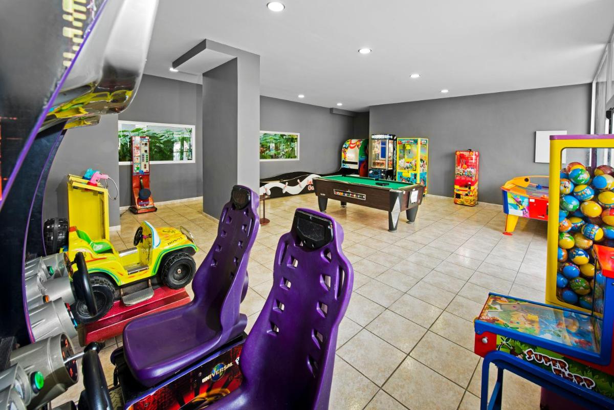 Sala de juegos en Kn Aparthotel Columbus