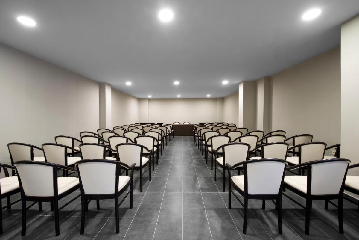 Zona business o sala de conferencias en Kn Aparthotel Columbus
