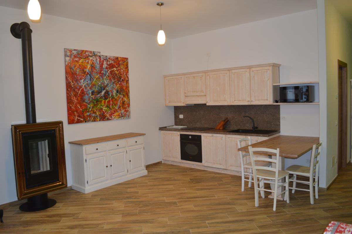 Parravicini Red Flower apartment - Hizvo