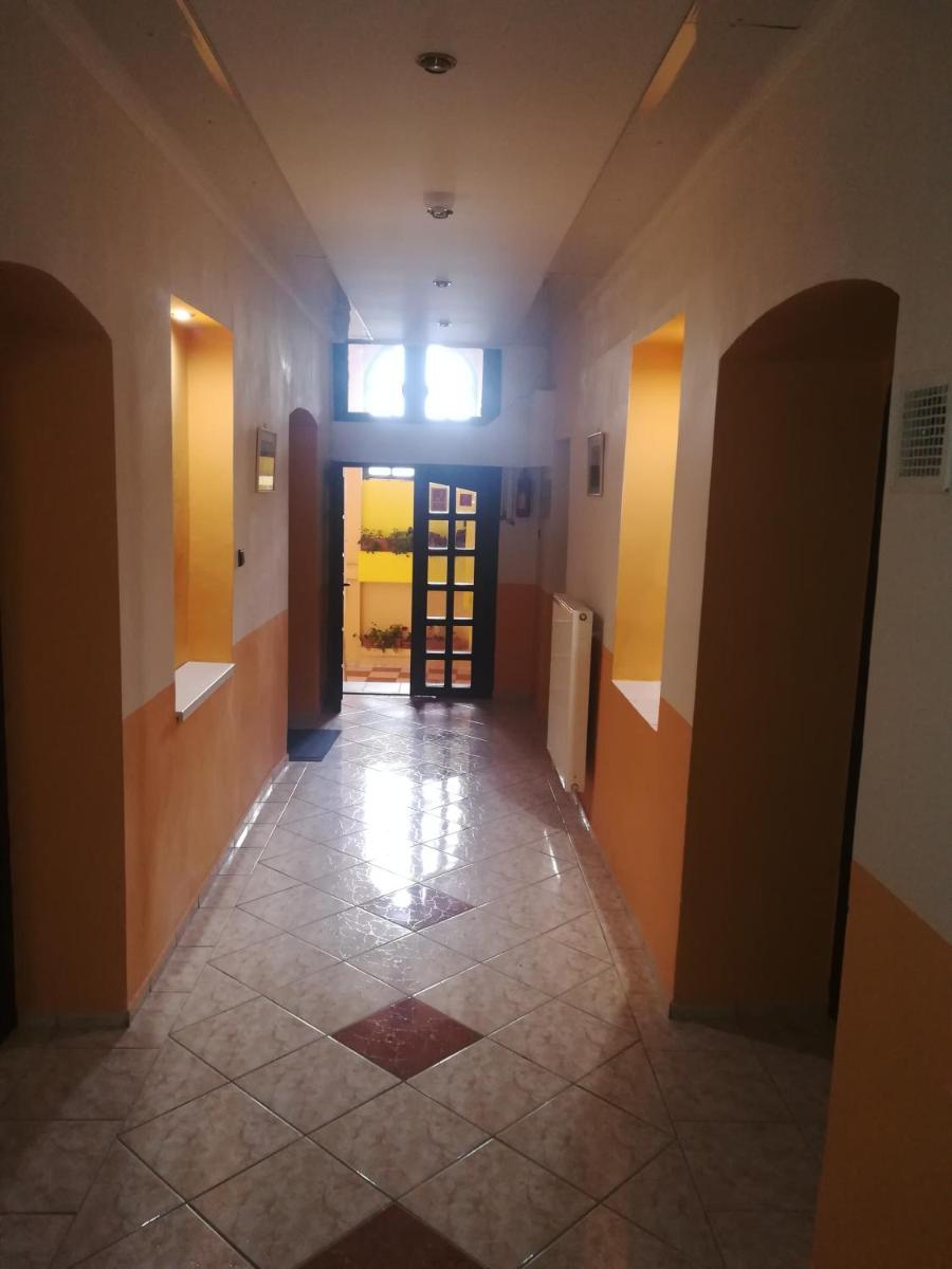 Turistická ubytovňa pri Slovenskej reštaurácii - Housity