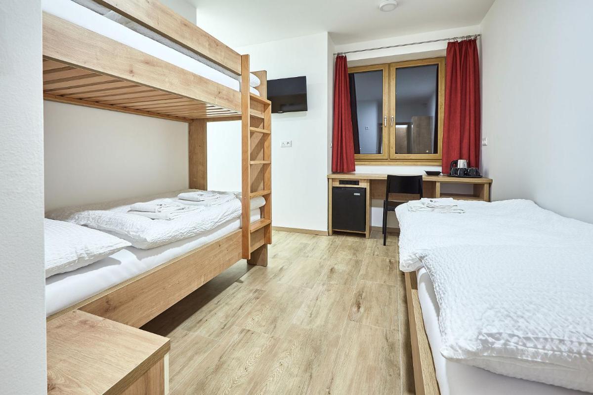Penzion U Zámku - Housity