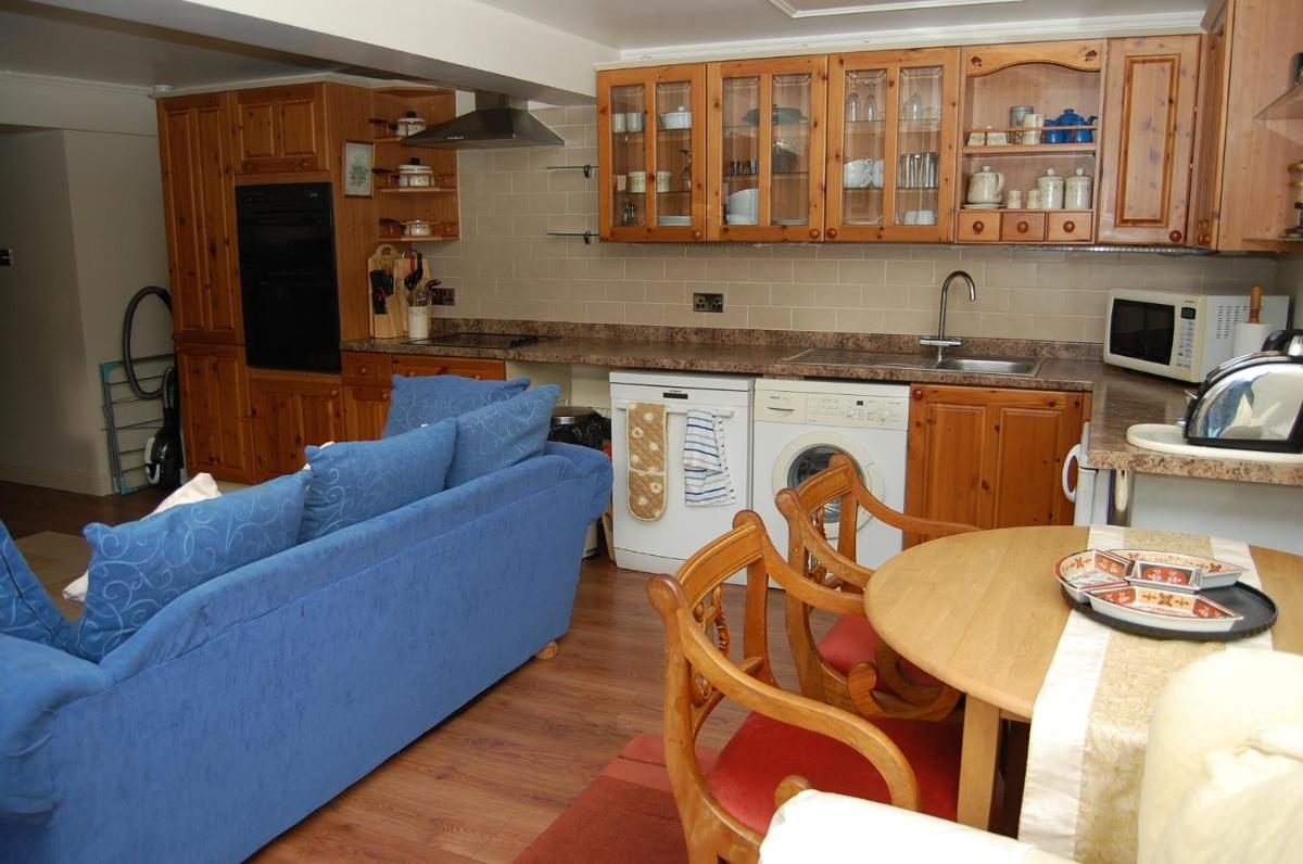 2 bedrooms Bell Cottage - Housity