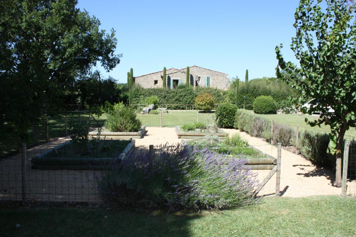 Jardin de l'établissement Mas De La Senancole & Spa