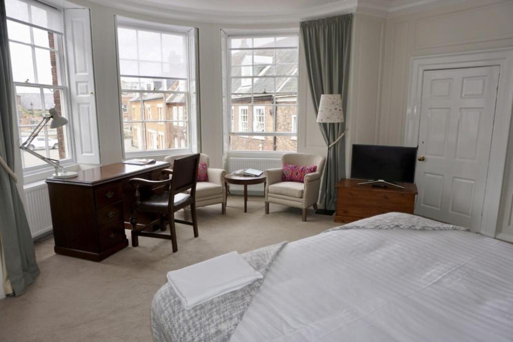 Bank House - Housity